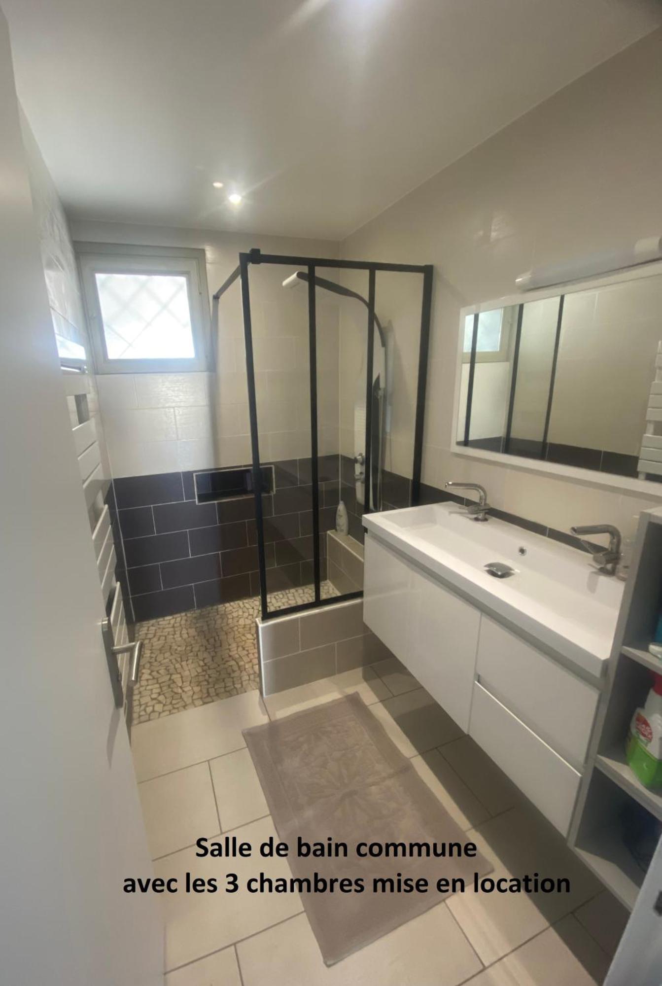 Chambre Dans Logement Partage Chez L Habitant Avec Piscine De 1 A 3 Chambres Grieges Kültér fotó