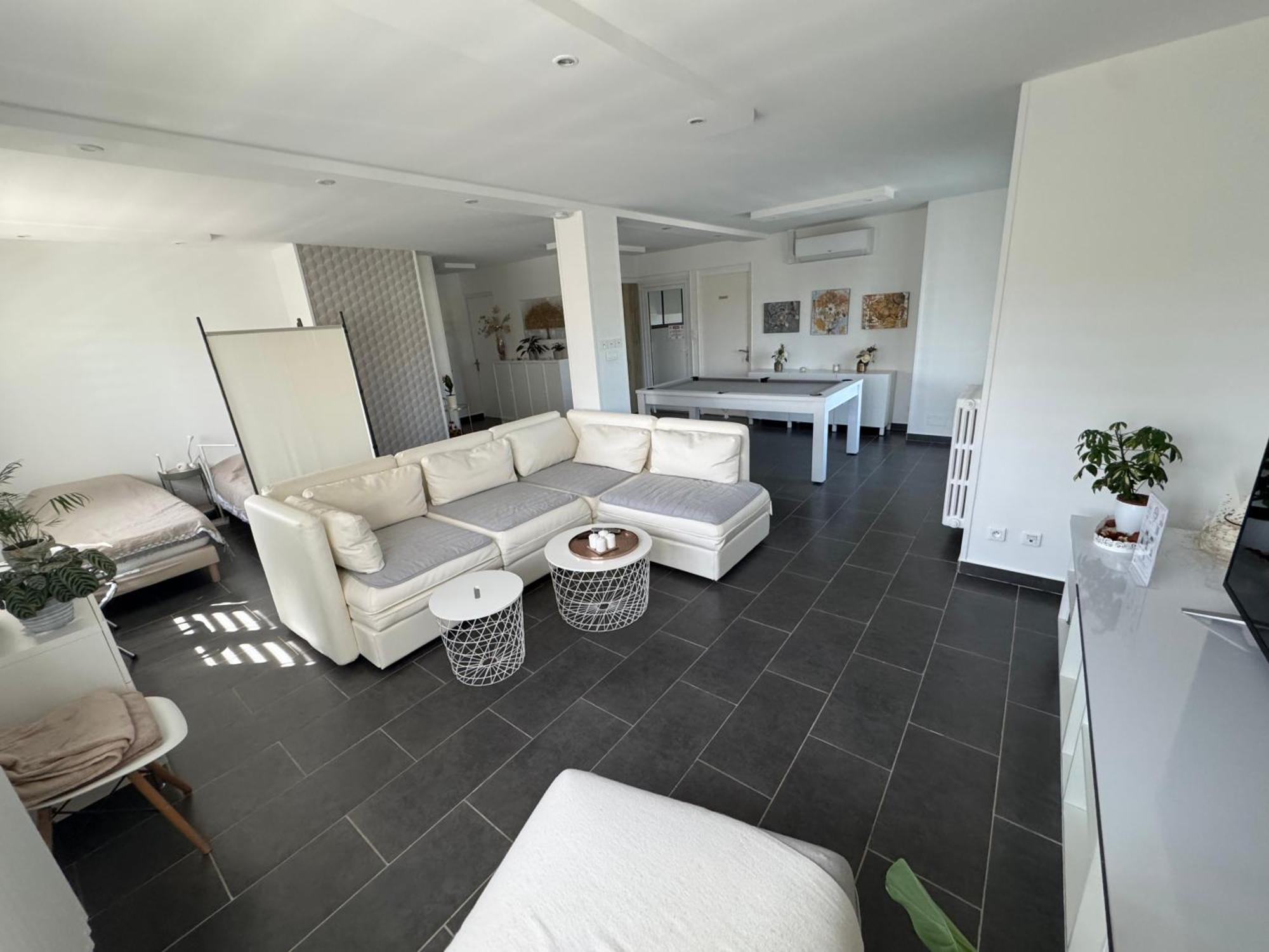 Chambre Dans Logement Partage Chez L Habitant Avec Piscine De 1 A 3 Chambres Grieges Kültér fotó