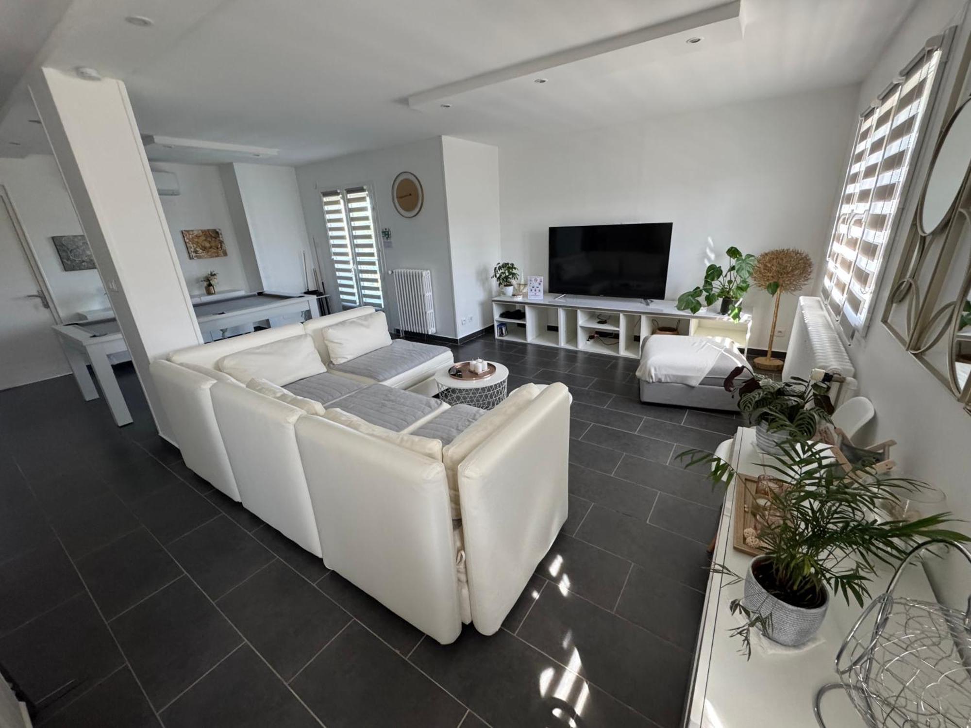 Chambre Dans Logement Partage Chez L Habitant Avec Piscine De 1 A 3 Chambres Grieges Kültér fotó